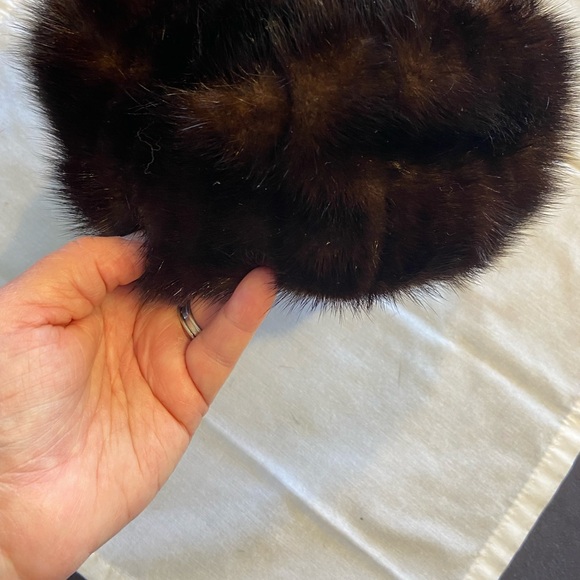 Vintage Pillbox Mink Hat - Picture 2 of 6